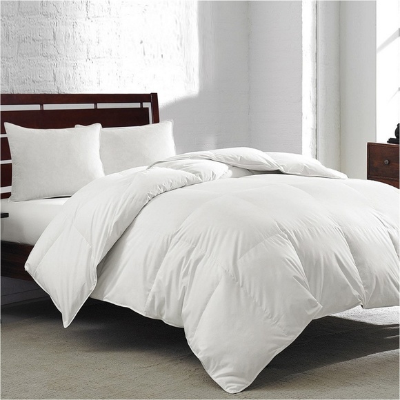 Royal Luxe Other - ❤️Royal Luxe White Goose Feather & Down comforter✅